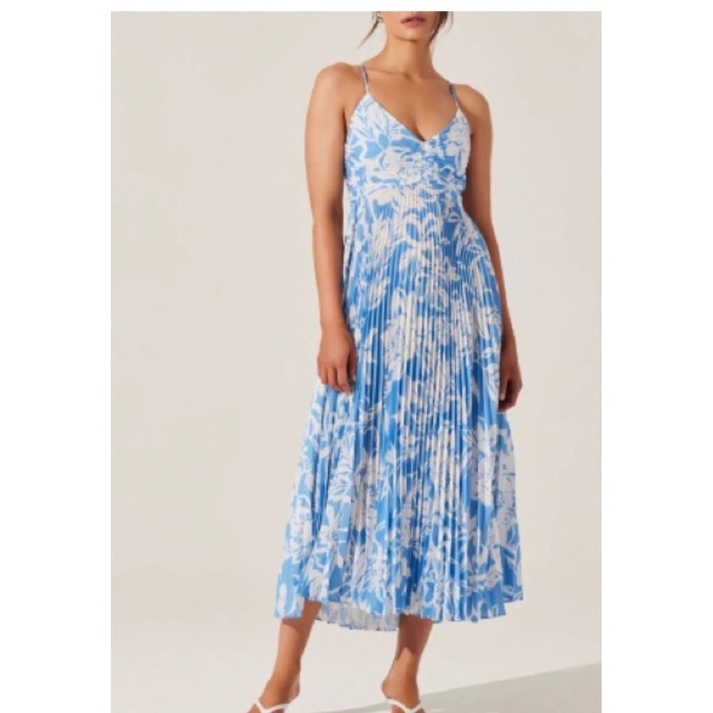 ASTR The Label Blythe Dress Blue Floral Pleated Crepe Plisse Size M